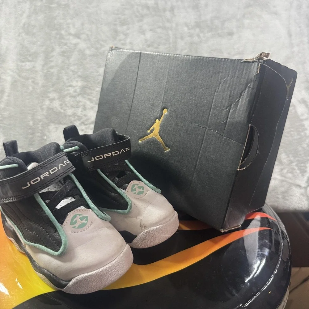 Jordan Pro Strong TD Shoes Toddler Size 7C Black White Tropical Twist Strap